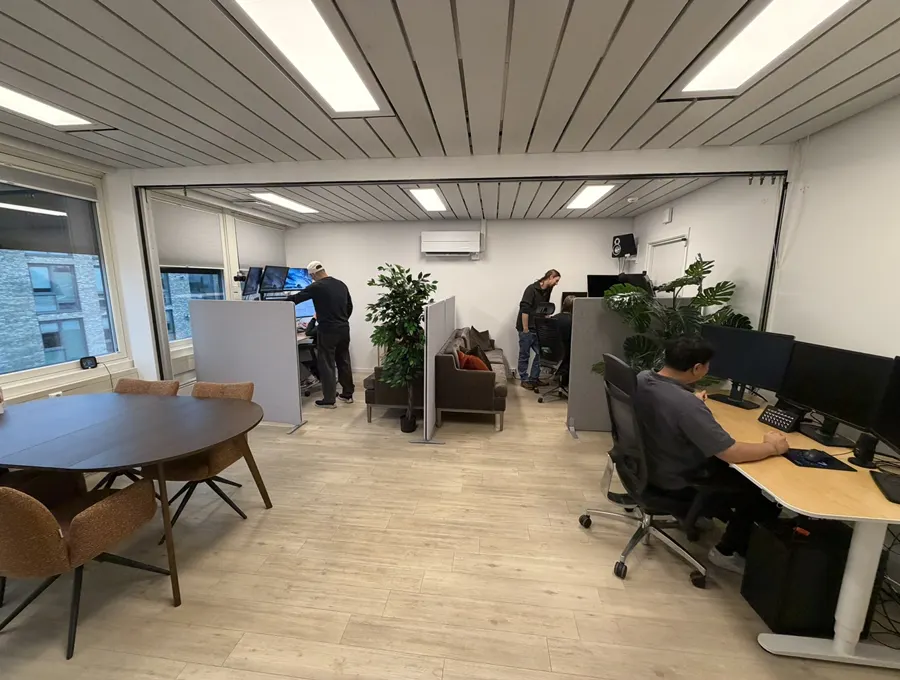 Møterommet og utviklerne hos DOPS på Røa i Oslo